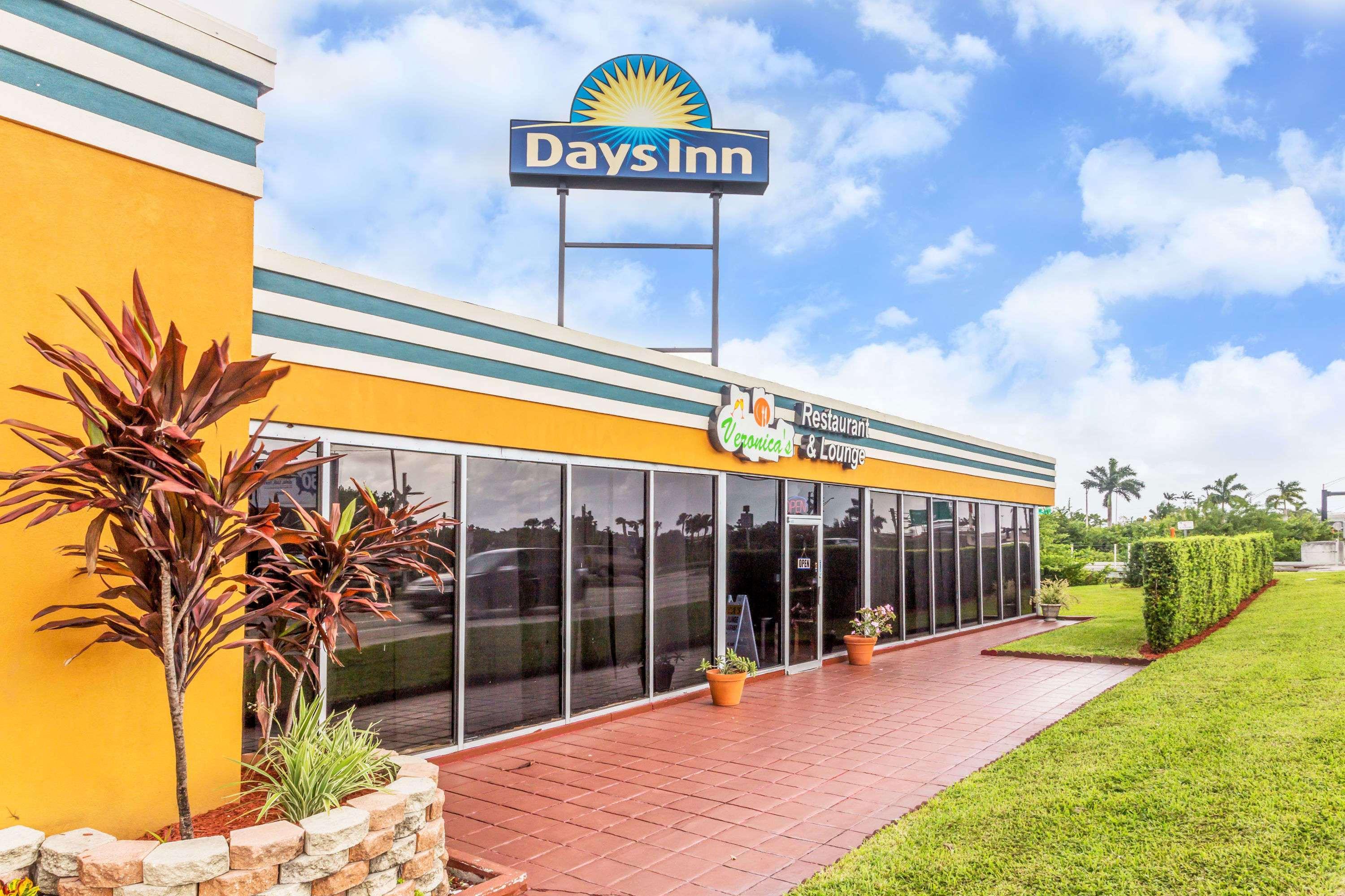 Days Inn By Wyndham Fort Lauderdale-Oakland Park Airport N Exterior foto